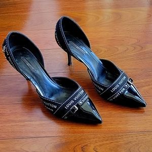 Louis Vuitton d'orsay pump. Black and white pump with black patent leather.